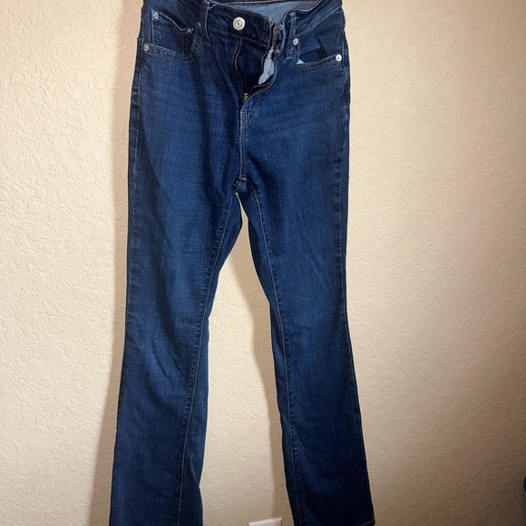 High Rise Bootcut Levi’s - Picture 6 of 7